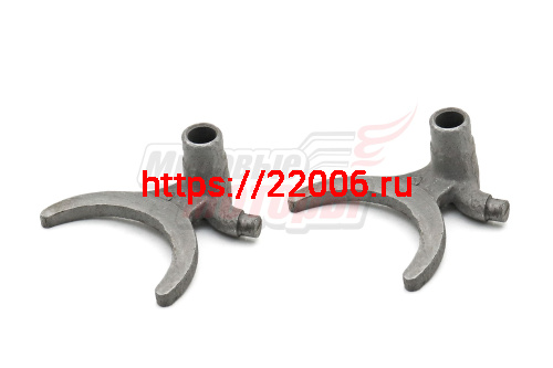 Вилка Урал переключения передач для КПП с задним ходом (пара) (реставр.) Вилка Урал переключения передач для КПП с задним ходом (пара) (реставр.)